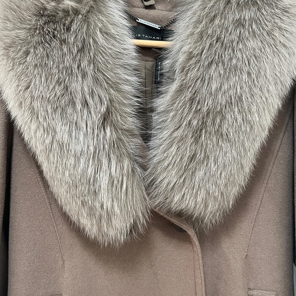 Wool Blend Coat Elie Tahari with Genuine Fox Fur Trim - Picture 5 of 12